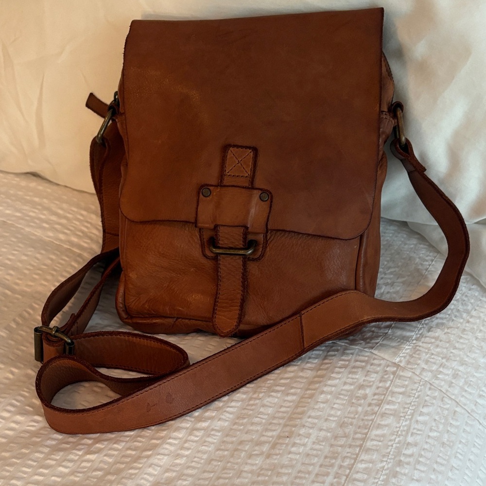 Harbour 2nd Light Brown Leather Crossbody Handbag